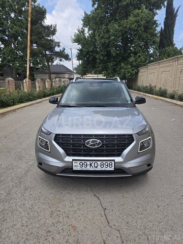 Hyundai Venue-2
