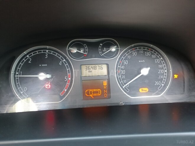 Renault Laguna-6