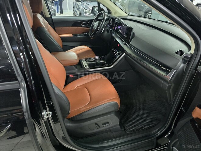 Kia Carnival-8