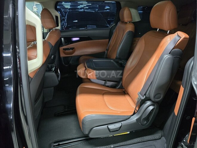 Kia Carnival-12