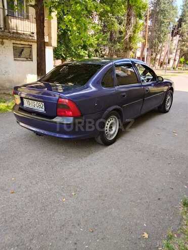 Opel Vectra-4