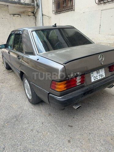 Mercedes 190-2