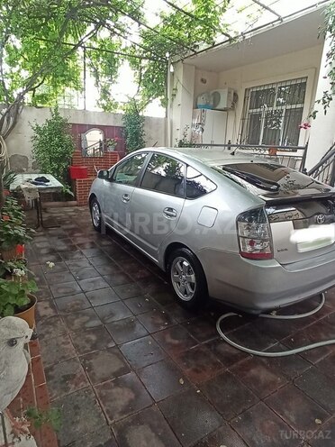 Toyota Prius-3