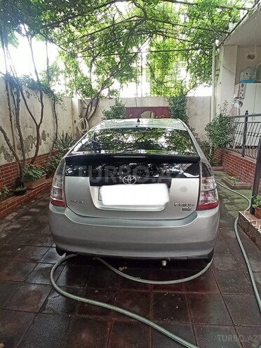 Toyota Prius-4