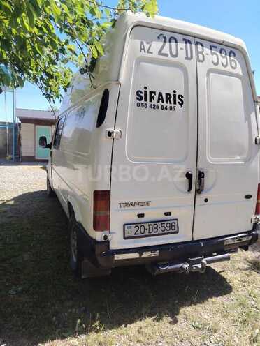 Ford Transit-4