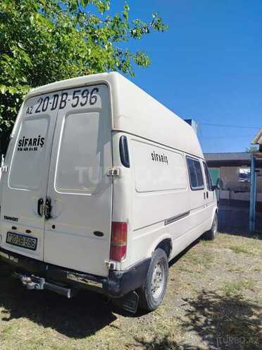 Ford Transit-5