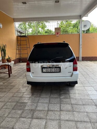 Mitsubishi Chariot-2