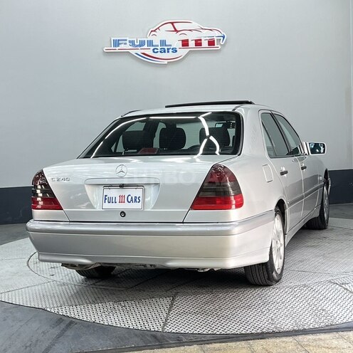 Mercedes C 240-11