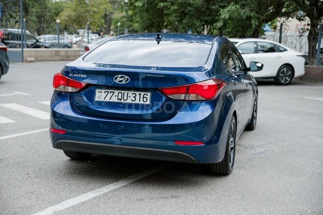Hyundai Elantra-2