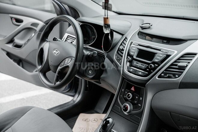 Hyundai Elantra-5