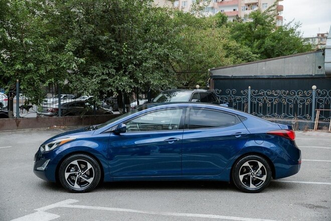 Hyundai Elantra-6
