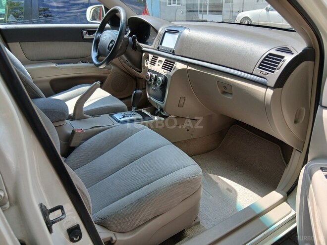 Hyundai Sonata-6