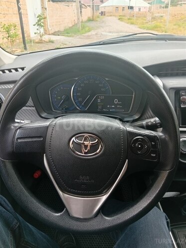 Toyota Corolla Fielder-8