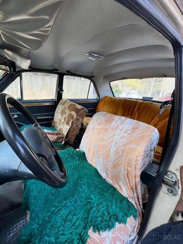 GAZ 24 "Volga"-12