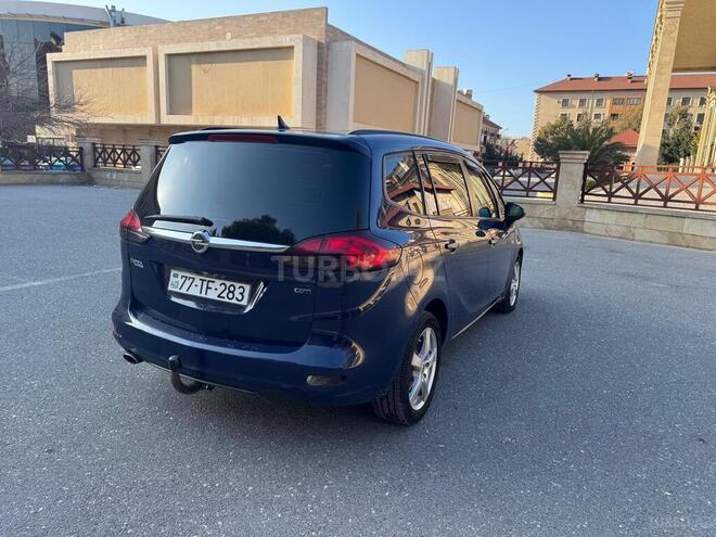 Opel Zafira-11