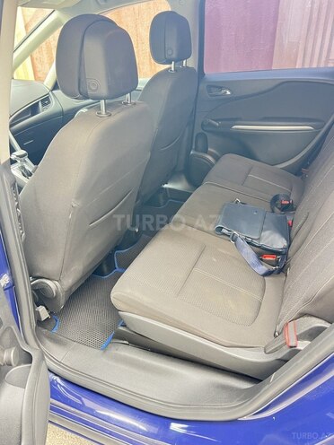Opel Zafira-8