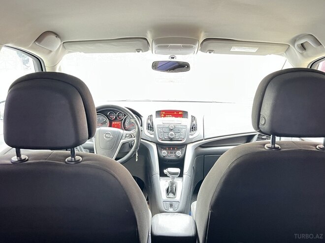 Opel Zafira-10