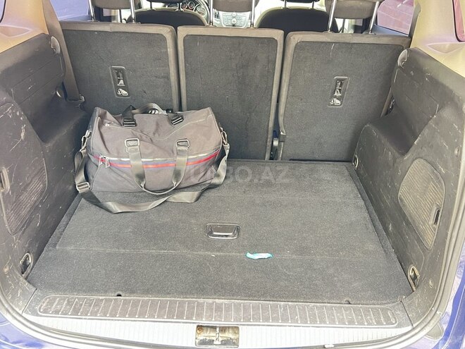 Opel Zafira-9