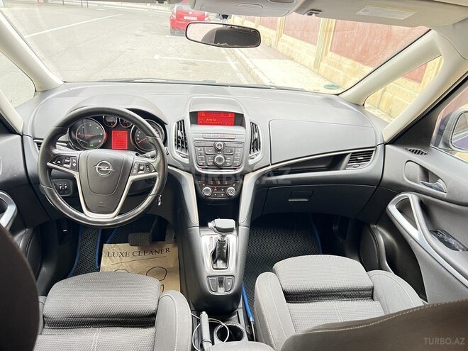 Opel Zafira-6