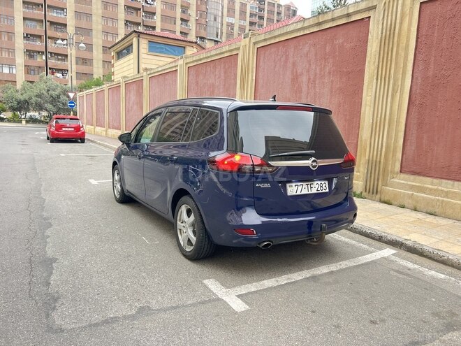 Opel Zafira-4