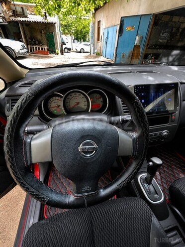 Nissan Tiida-4