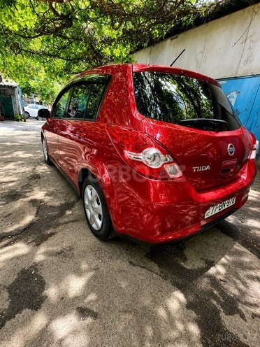 Nissan Tiida-6