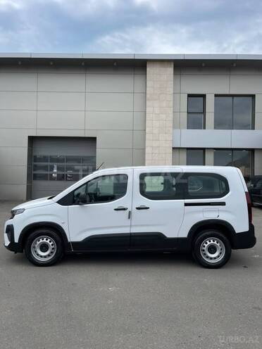 Peugeot Rifter-2