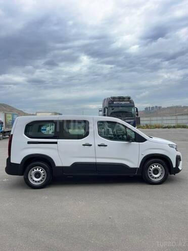 Peugeot Rifter-4
