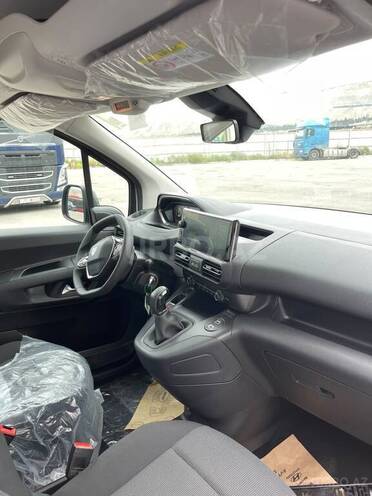 Peugeot Rifter-6
