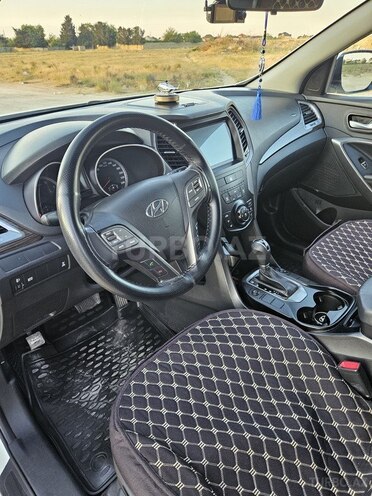 Hyundai Santa Fe-12