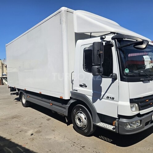 Mercedes Atego 818-4
