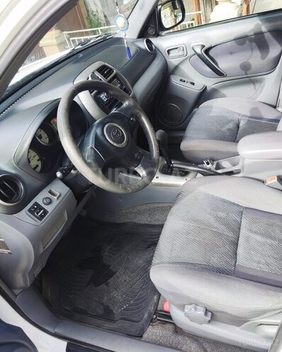 Toyota RAV4-5