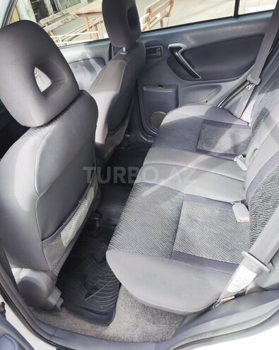 Toyota RAV4-6