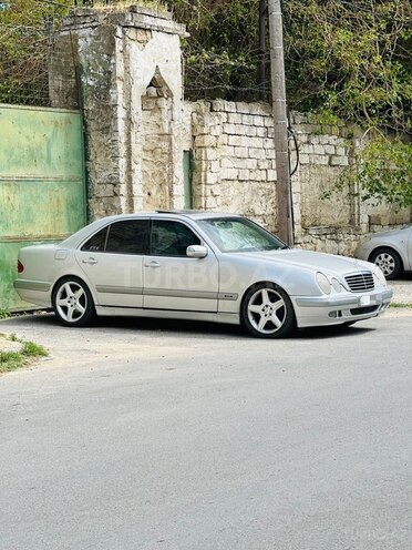 Mercedes E 240-7