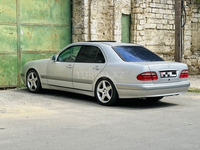 Mercedes E 240-8