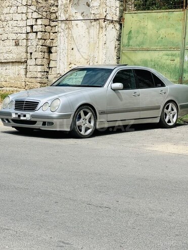 Mercedes E 240-6