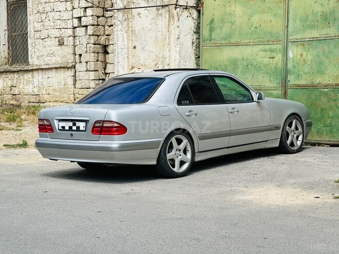 Mercedes E 240-5