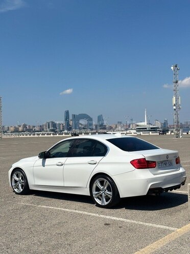 BMW 330-2