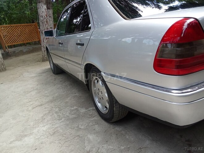 Mercedes C 220-17