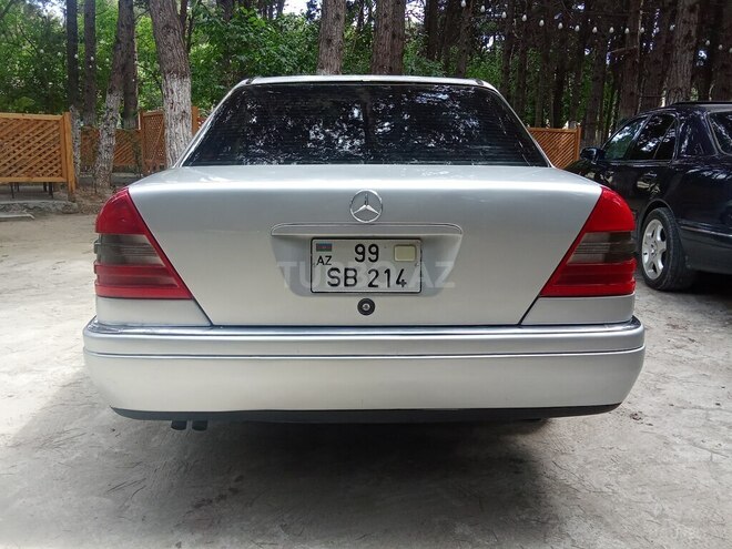 Mercedes C 220-2