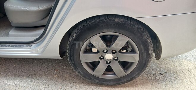 Kia Carens-10