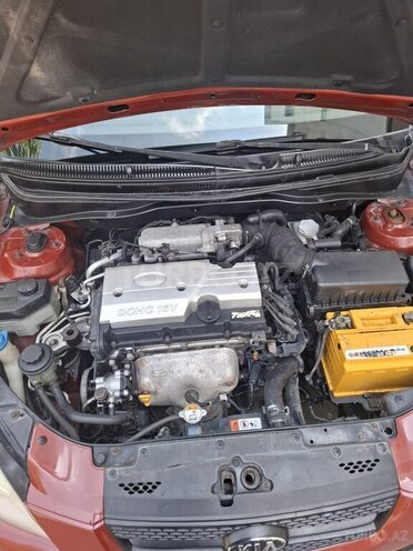 Kia Rio-5