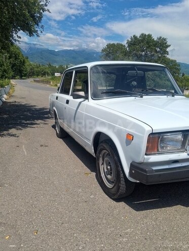 LADA (VAZ) 2107-2