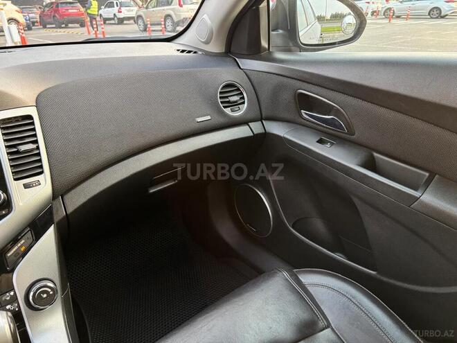 Chevrolet Cruze-11