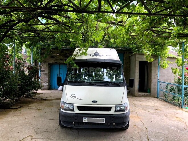 Ford Transit-4