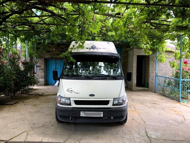 Ford Transit-12