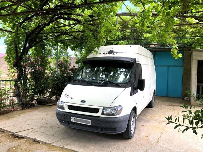 Ford Transit-10