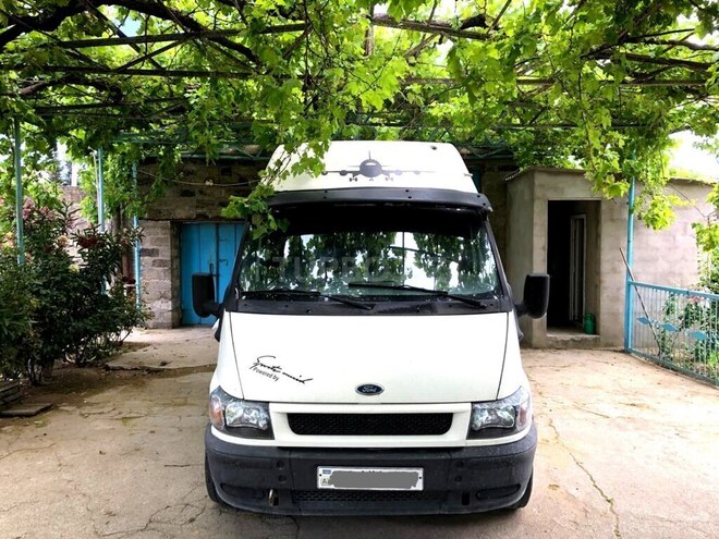 Ford Transit-14