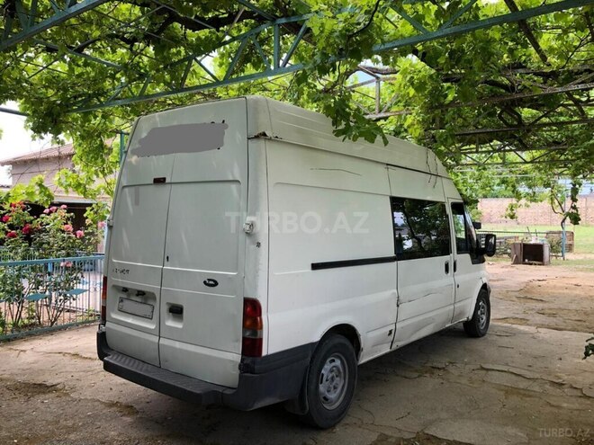 Ford Transit-19