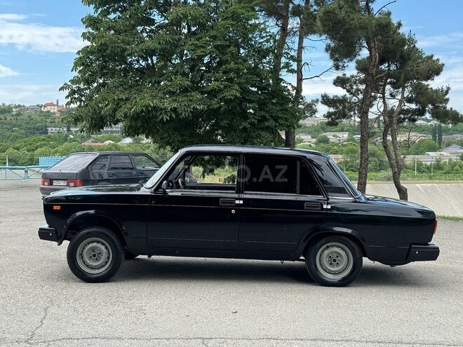 LADA (VAZ) 2107-2